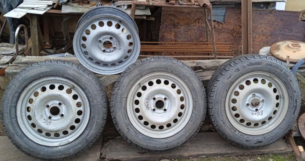 Продам зимові колеса з дисками майже нові .