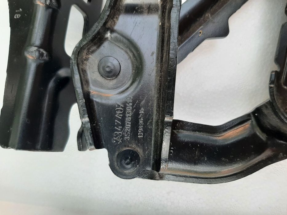 Петли капота Бмв F20. F25. F30.  BMW