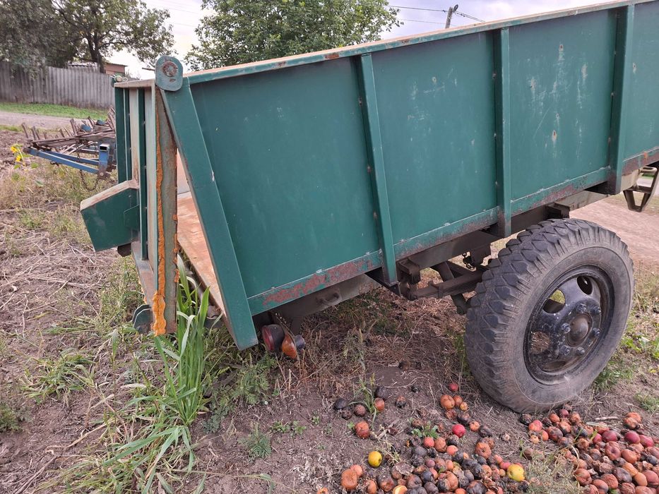 Продам прицеп одноосный самосвал