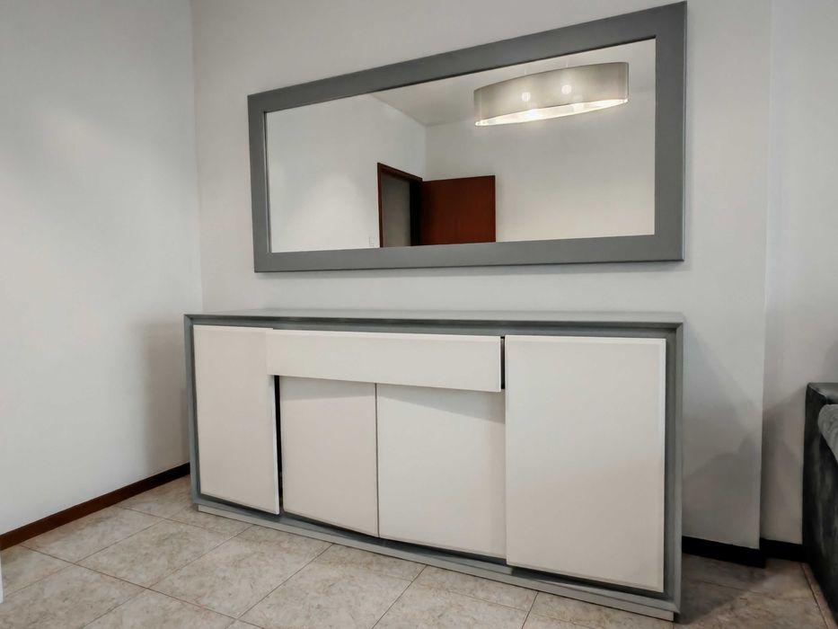 Aparador 200cm | MDF Cinza e Branco | Portas Push-Click