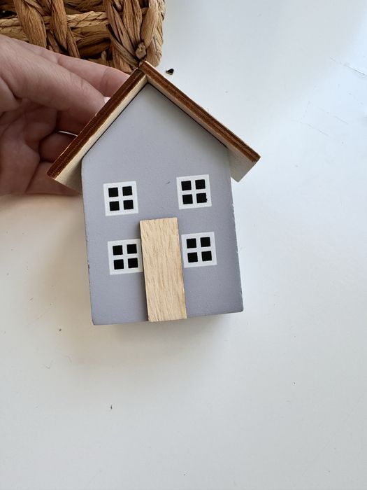 Mini domek drewniany