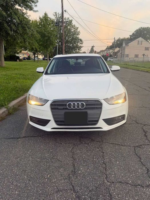 Audi A4 2.0T quattro Premium Plus      2014