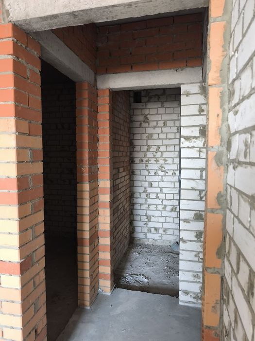 Продаю 2-х кімнатну квартиру на Запорізькій