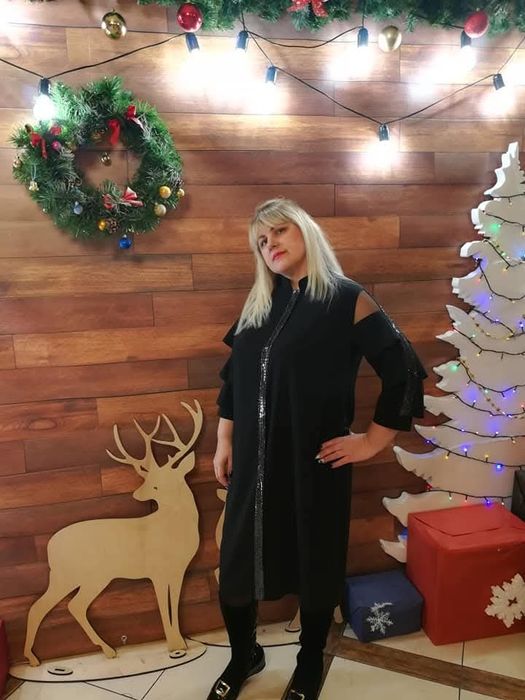 Сукня розмір 52 чорна оздоблена пайєтками