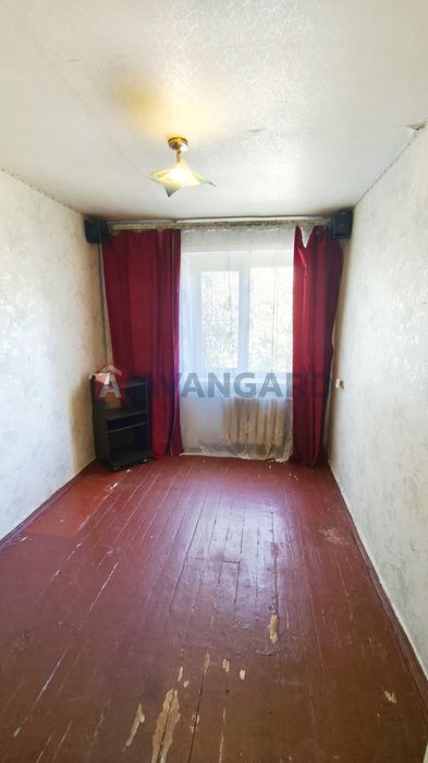 Продам 3 кімнатну квартиру в цегляному будинку