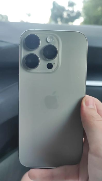 Iphone 16 pro 128gb em ótimo estado com fatura