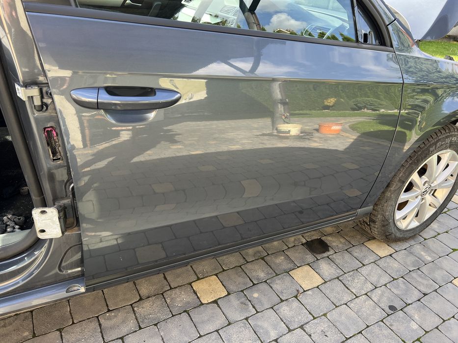 LK7X передня права дверка передні праві двері VW Passat B7 Європа