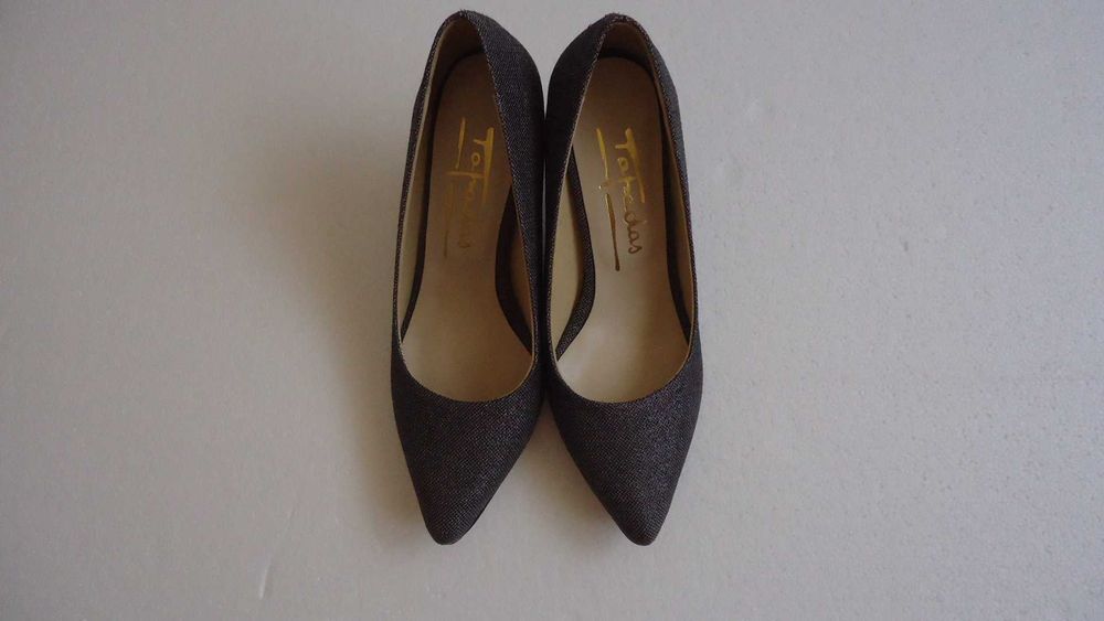 Stilettos de Mulher Textura Brilhante Cinza