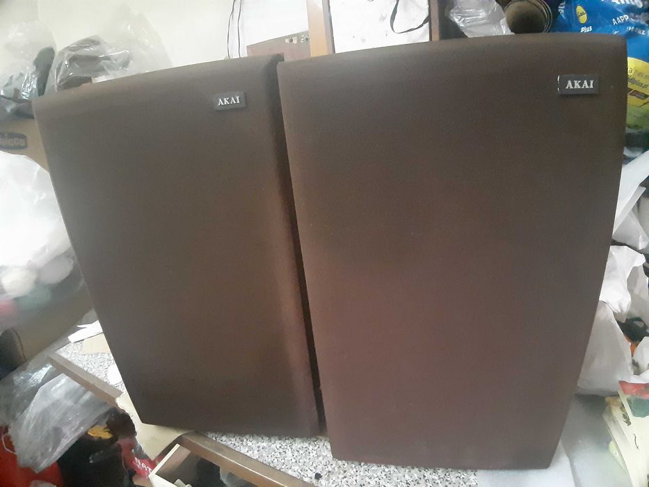 Colunas AKAI em bom estado