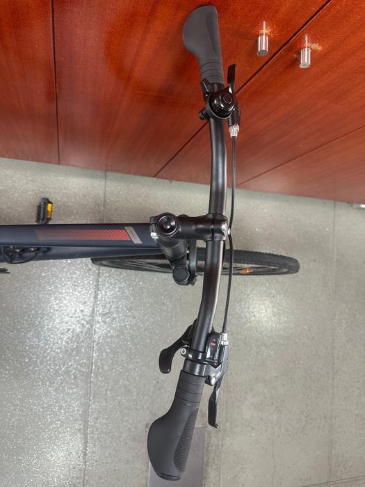 Bicicleta de Trekking Riverside 500 azul escuro