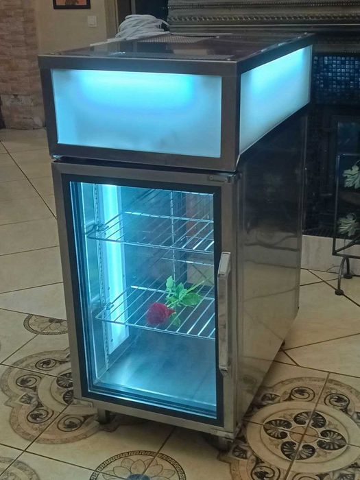 Шкаф холодильный барный кондитерская холодильная витрина для десертов