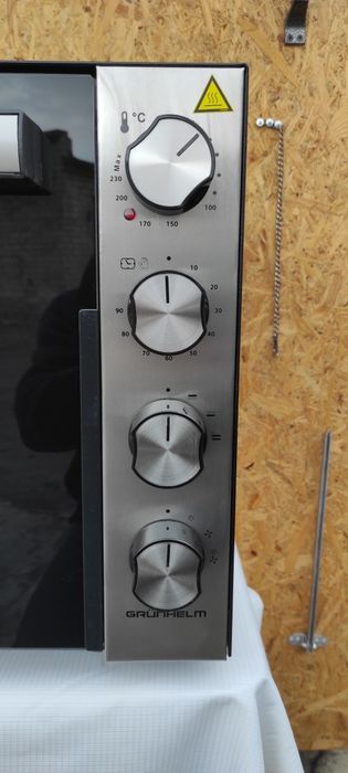 Духовка Grunhelm 70 литров+ конвекция+ подсветка