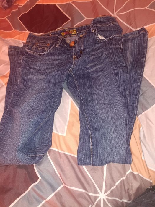 Ubrania do sprzedania