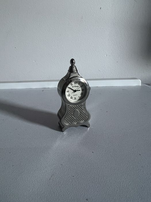 coleção de relogios miniatura de mesa