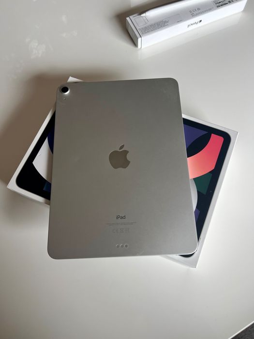 iPad Air + Apple Pencil + Magic Keyboard