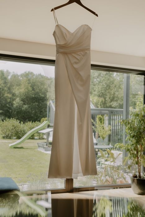 Suknia ślubna elegancka, rybka z rozcięciem, gładka