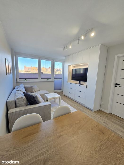 2 Pokoje Wysoki Standard Oddzielna Kuchnia Pełne Wyposażenie w Cenie