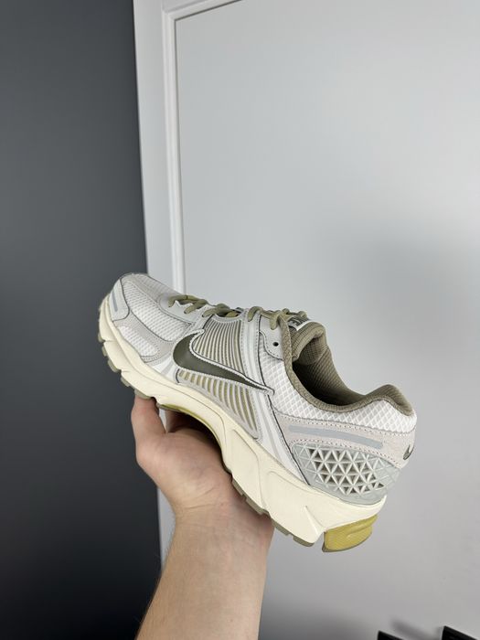 Оригінал Кросівки  Nike Zoom Vomero 5 FV0397-001
