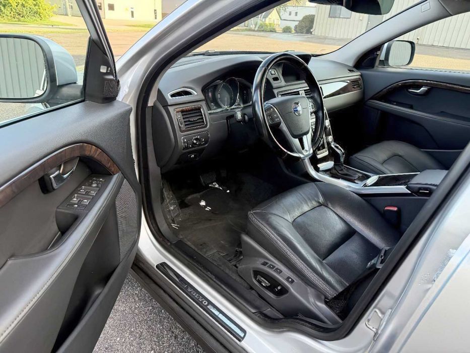 Volvo XC70      2016