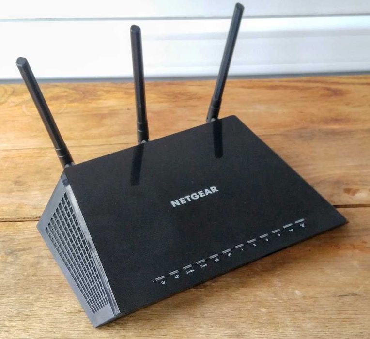 2,4+5 Ггц AC роутер NETGEAR Nighthawk AC1750 R6400v2 (США)