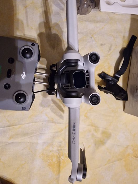 Dji Mavic Mini 3 Pro. Para peças, está vinculado a uma conta, não voa.