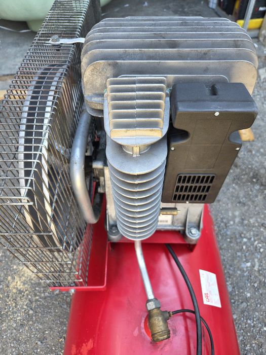 Kompresor powietrza  tłokowy sprężarka GGA made in italy 270L 10 bar 5,5kw