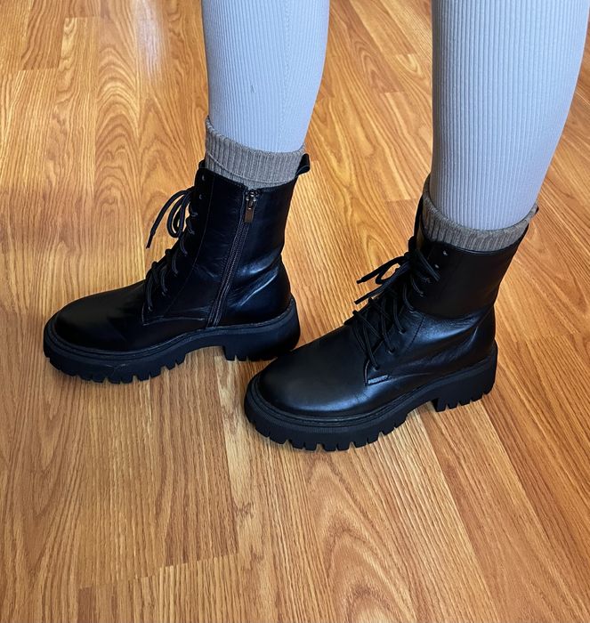 Демісезонні чоботи жіночі, шкіряні, 36 розмір