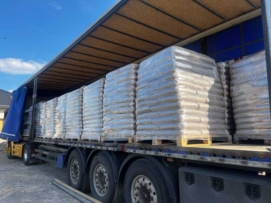 Dobry tani sosnowy pellet bez spieków  Puławy Polske badanie EN+ A1