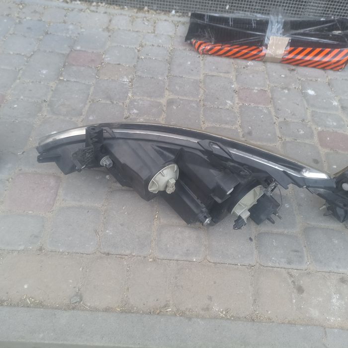 Фара R L мітсубісі грандіс Mitsubishi grandis