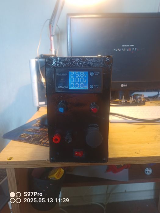 Лабораторный блок питания ручной работы
,зарядка для акб