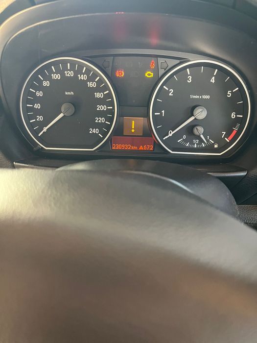 BMW série 116i Gasolina