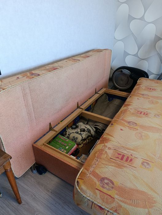 Продам диван-тахту