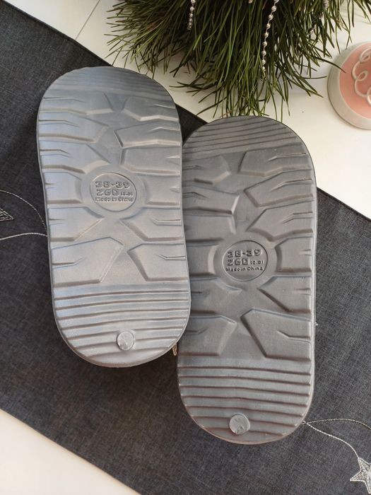 Ciepłe, szare kapcie po domu, rozmiar 37