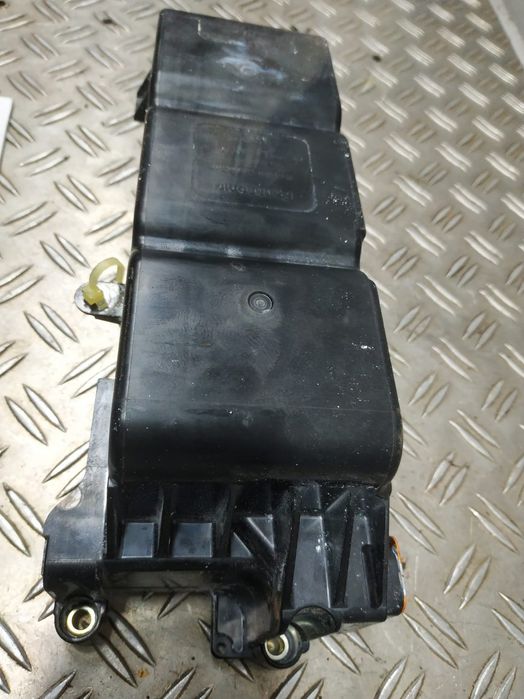 Nissan Leaf ZE0 2010-2017 конденсатор EL13856 XC1283NF0A