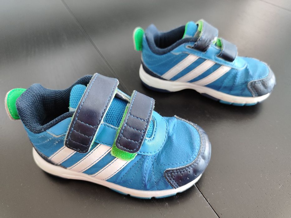 Sapatilhas Adidas - Tamanho 23