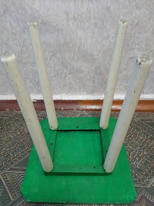 Табуретку  продам