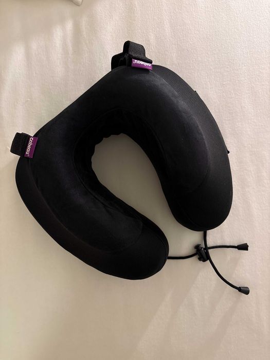 Travel neck pillow