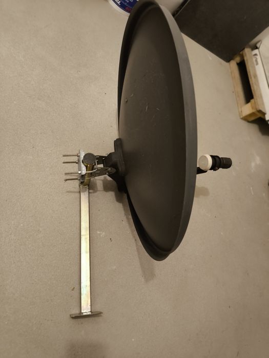 Antena Satelitarna - Talerz z konwekterem