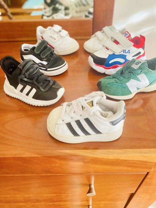 Vendo 7 pares sapatilhas bébé