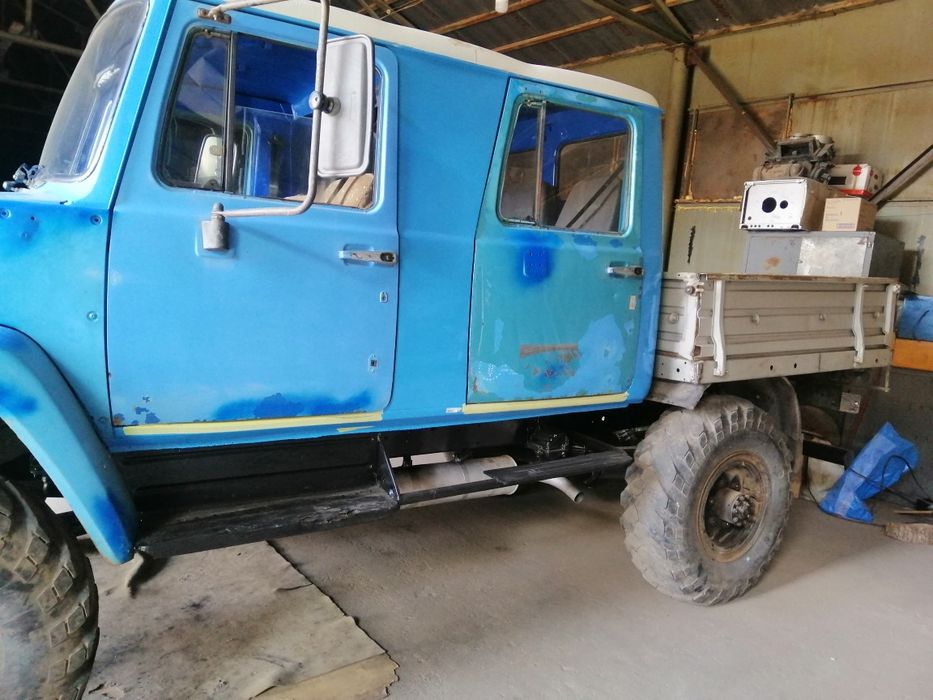Грузопасажирський автомобіль