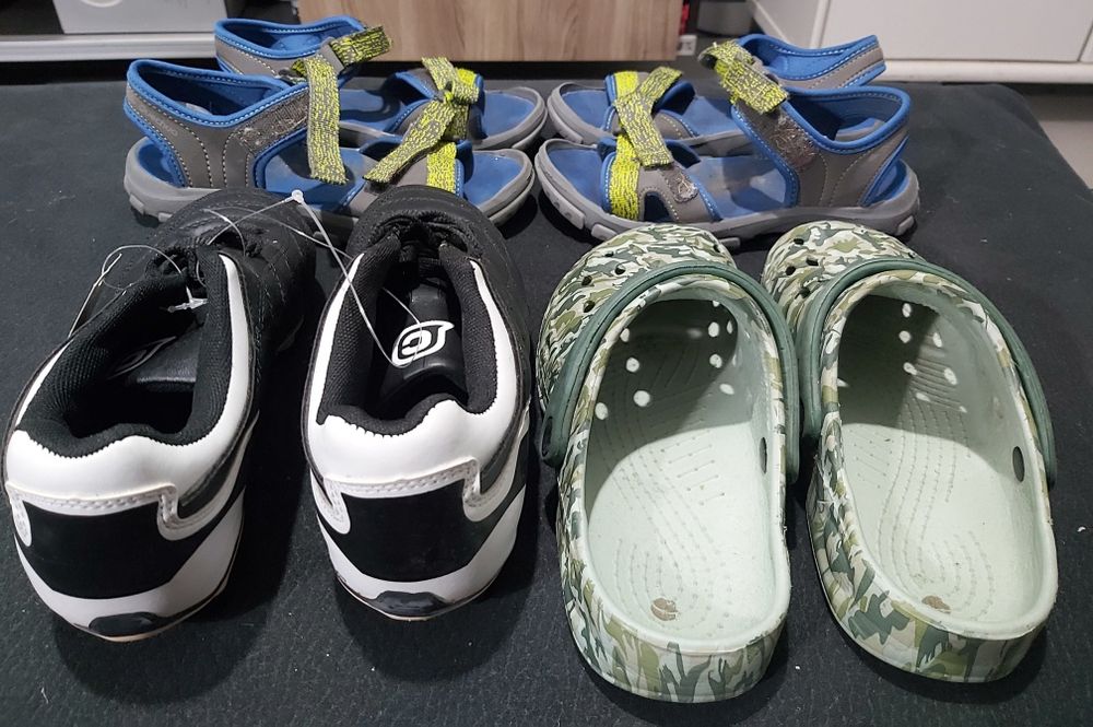 Calçado Novo e usado -- 34