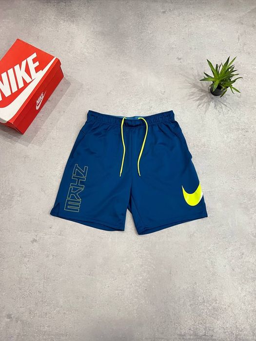Спортивні шорти Nike Big Swoosh M
