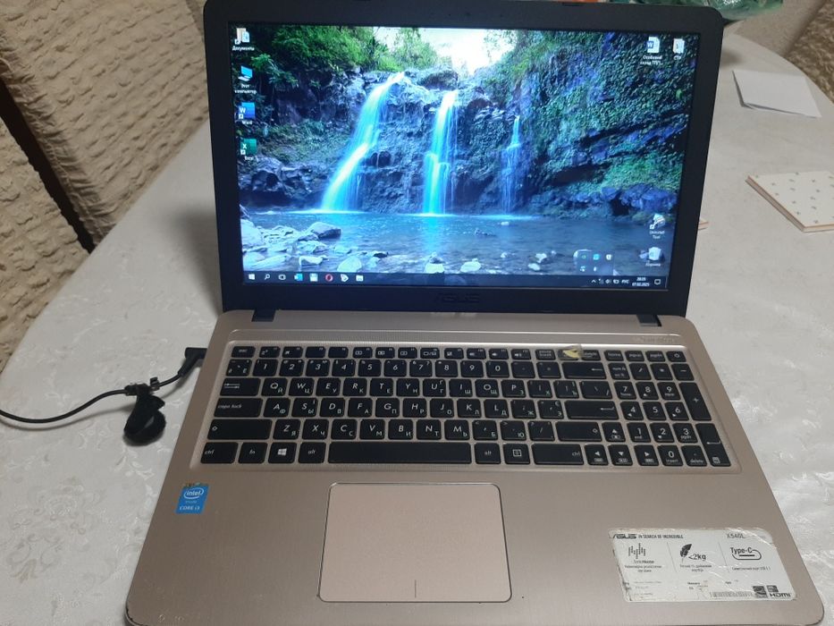 Ноутбук ASUS Х570L