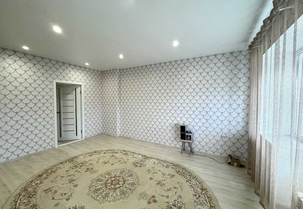 продаж 2 кімн сталінки Садова 2 поверх ремонт,гараж,закритий двір