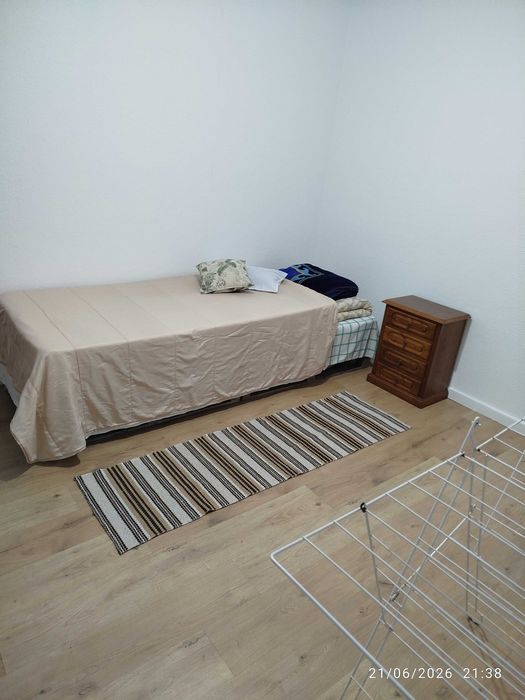 Quarto individual ou casal para arrendar