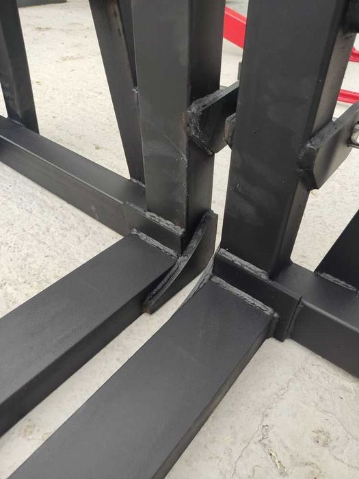 Paleciak widły do palet na tył TUZ ciągnika sztywny udźwig 1 tona