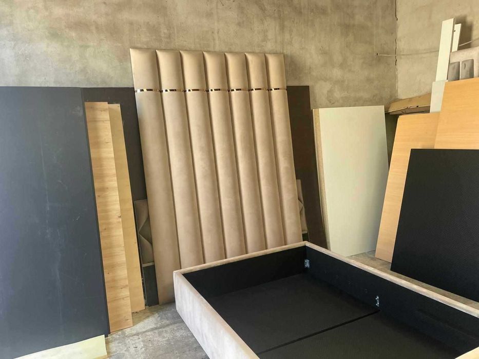 Łóżko tapicerowane box panele na wymiar łóże projekt półwałki welur