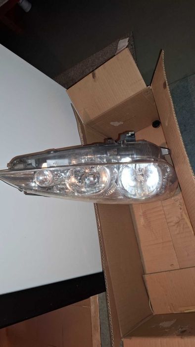 Farol Direito Peugeot 308