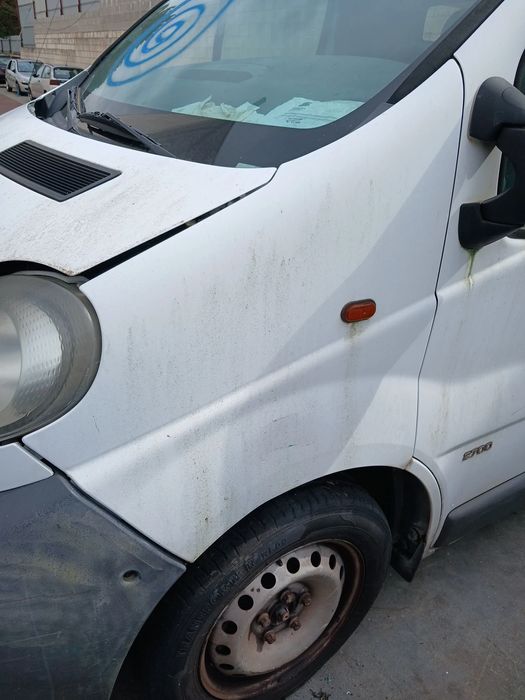Guarda-lamas esquerdo OPEL Vivaro A Furgão (X83)