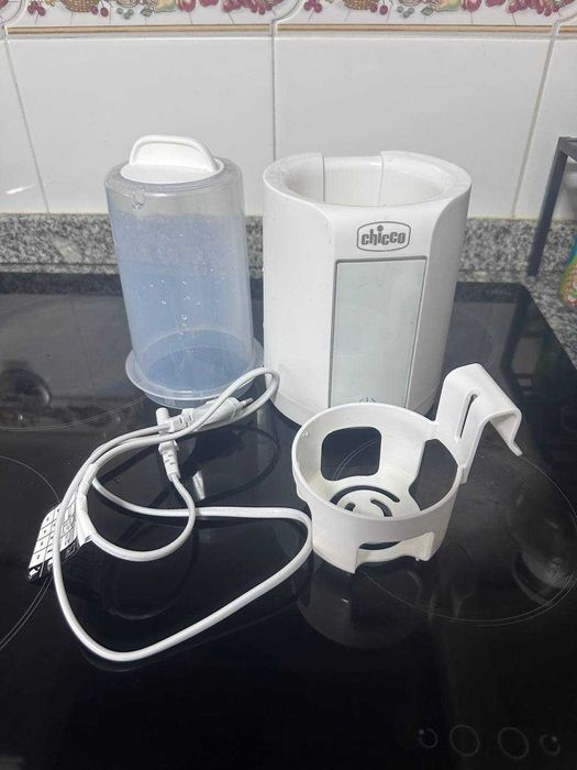 Esterilizador e aquecedor de biberões